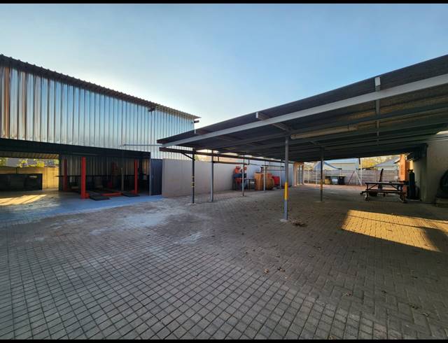 1,229M² OFFICE SOLD IN THREE RIVERS